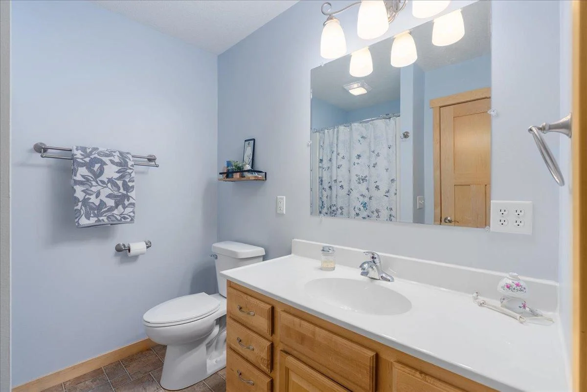 1 Bathroom.jpg