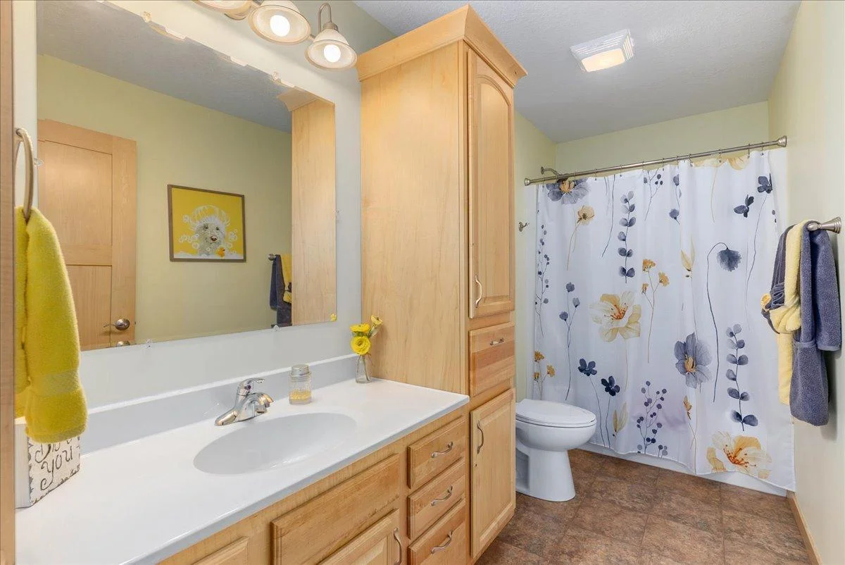 10-Bathroom 2