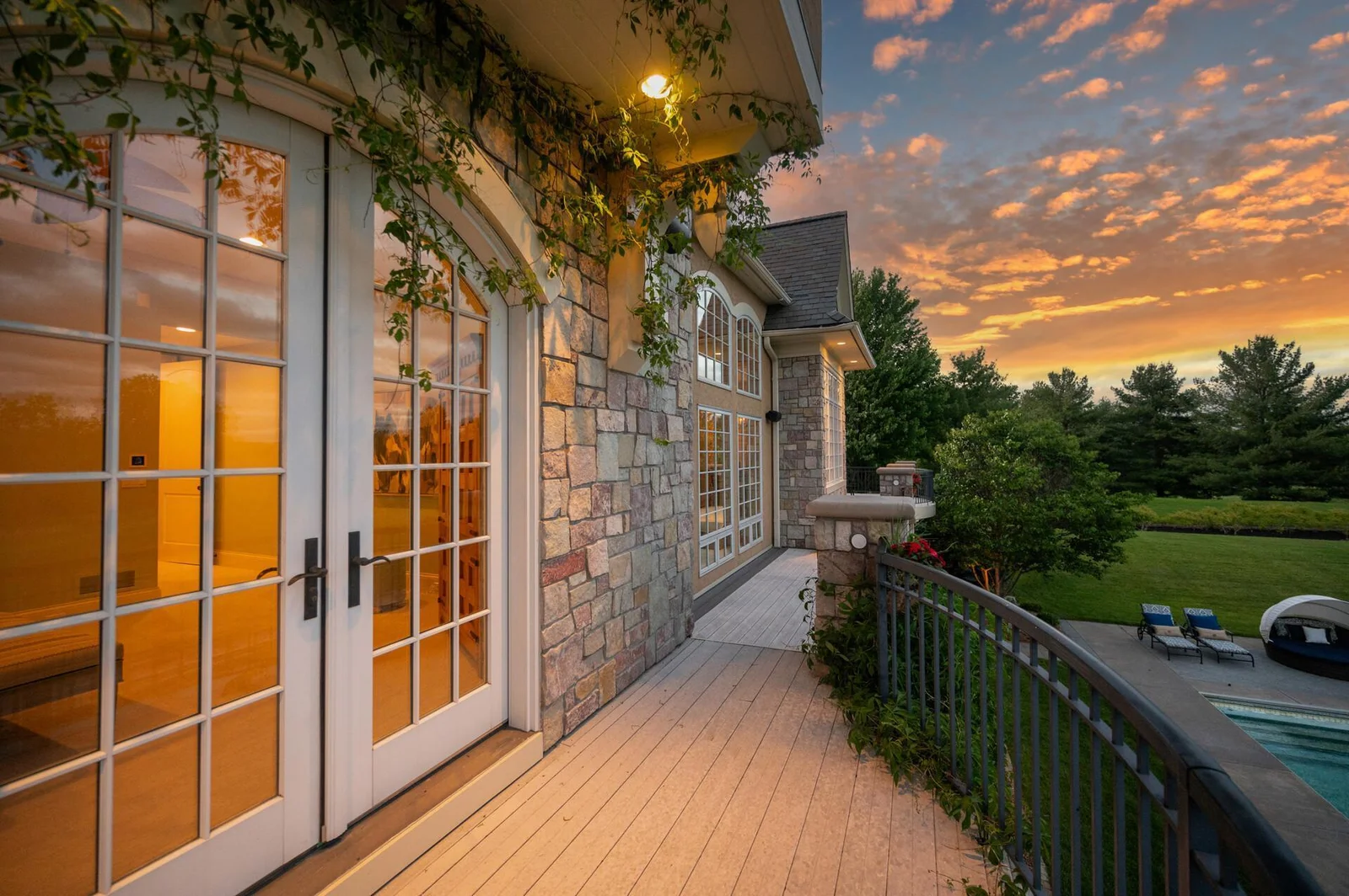 As day transitions to night, the upper deck becomes an enchanting space for enjoying the views.