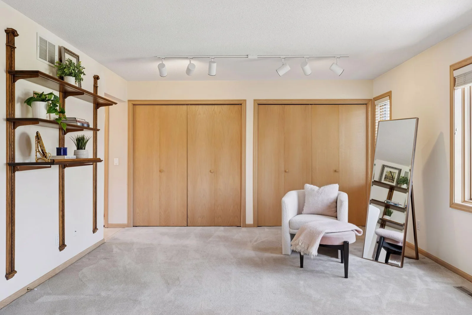 So much closet space