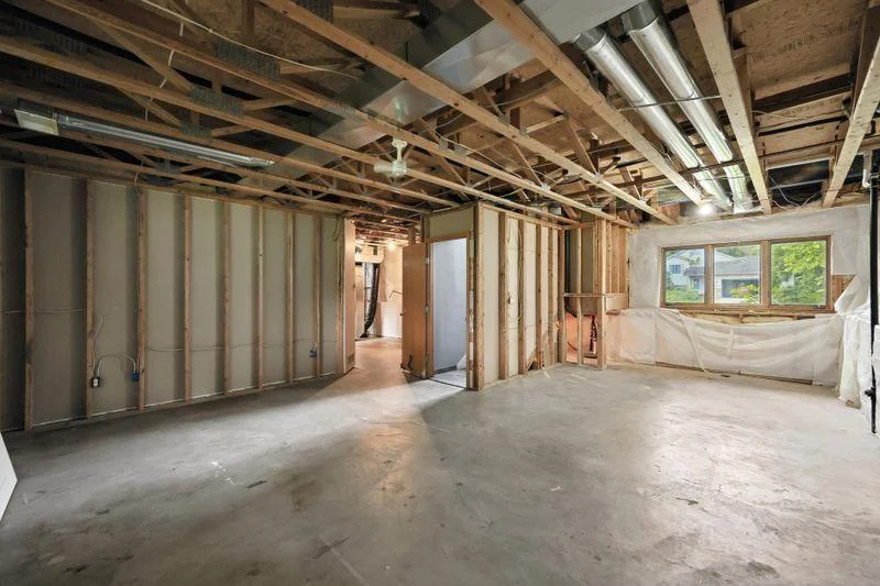 Large Unfinished space to add square footage/family room/play room