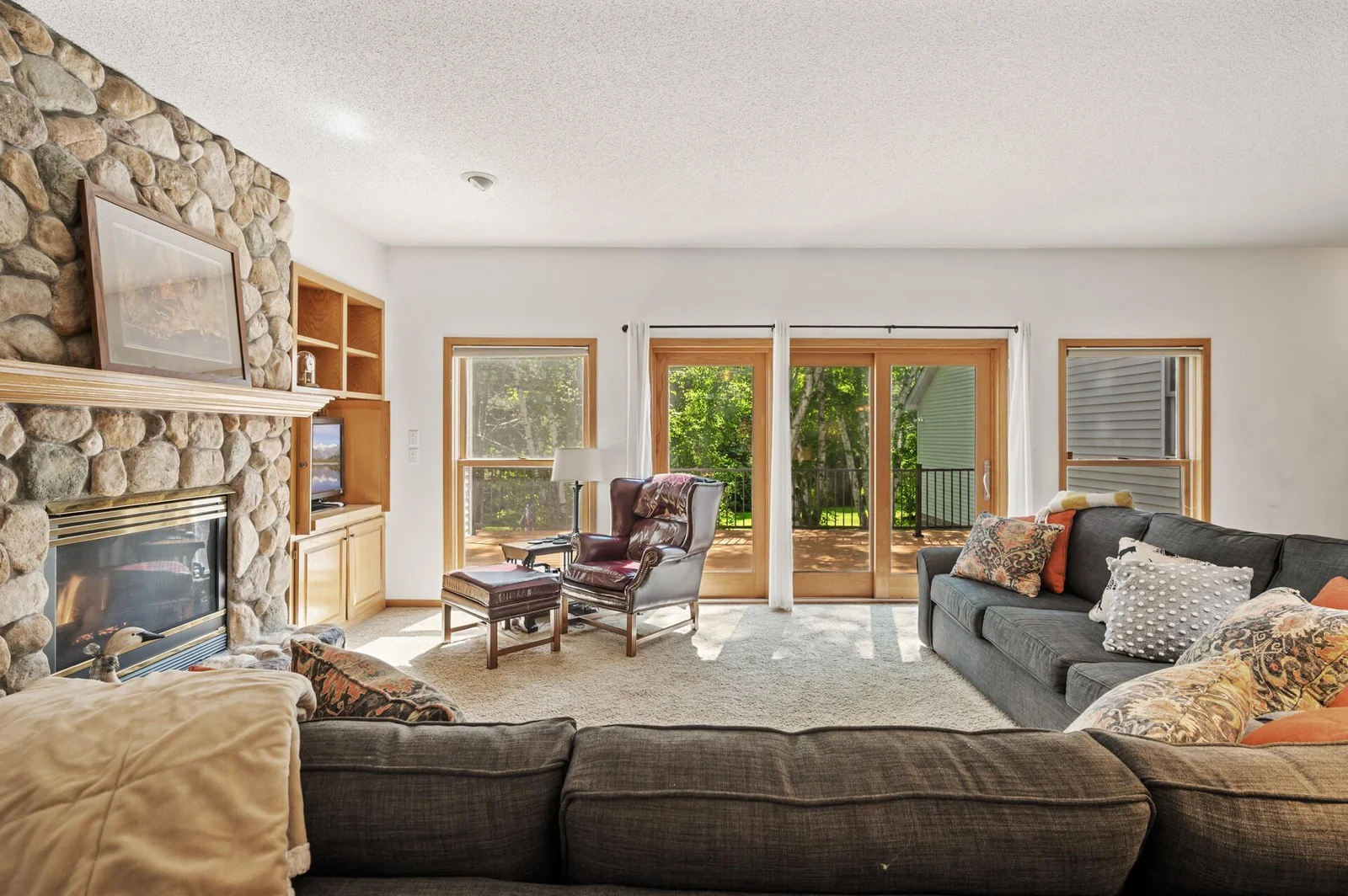View of the living room to the huge back deck