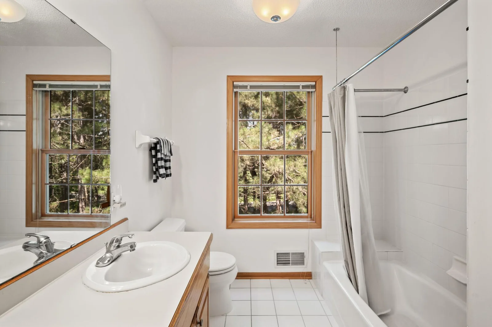 Perfect bathroom for kids or guests