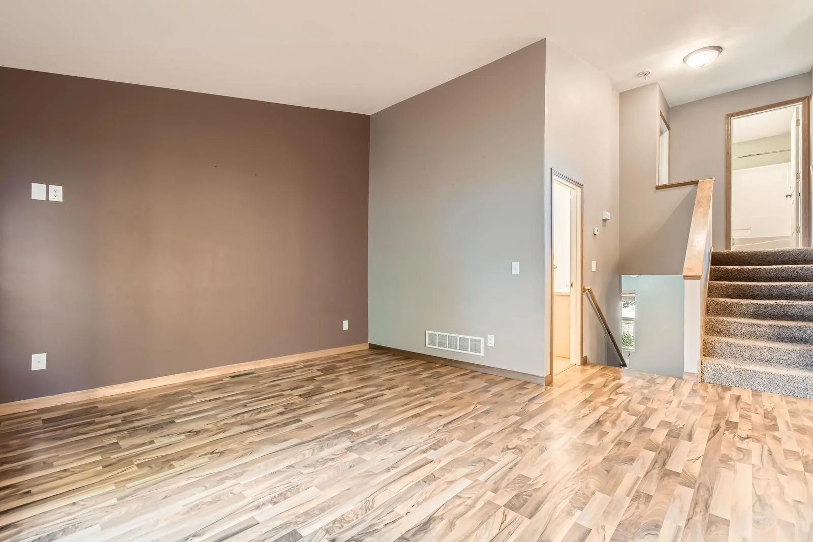 314 7th Street East - Web Quality - 004 - 03 Living Room.jpg