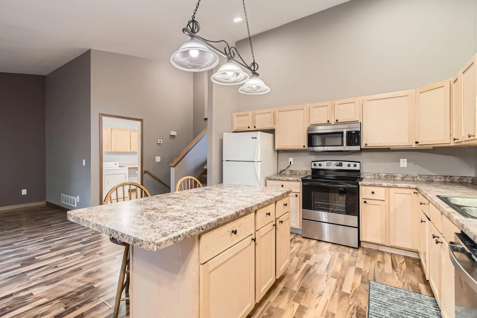 314 7th Street East - Web Quality - 011 - 10 Kitchen.jpg