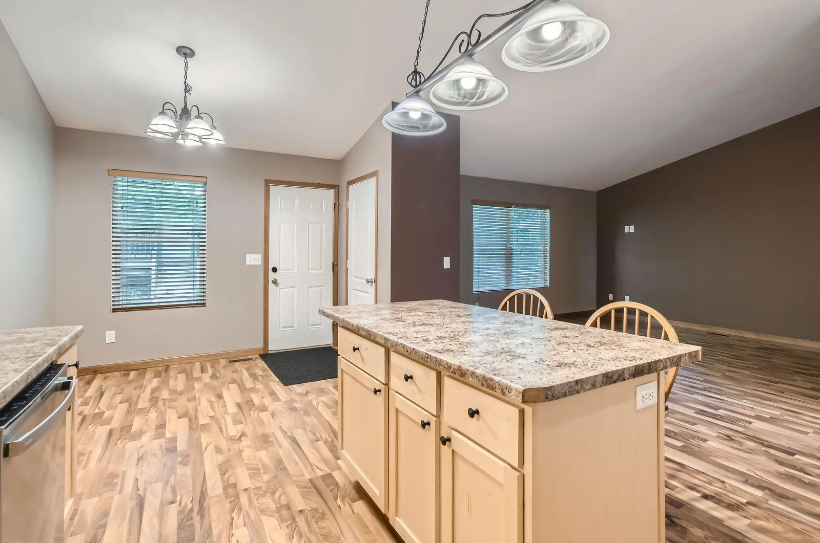 314 7th Street East - Web Quality - 013 - 12 Kitchen.jpg