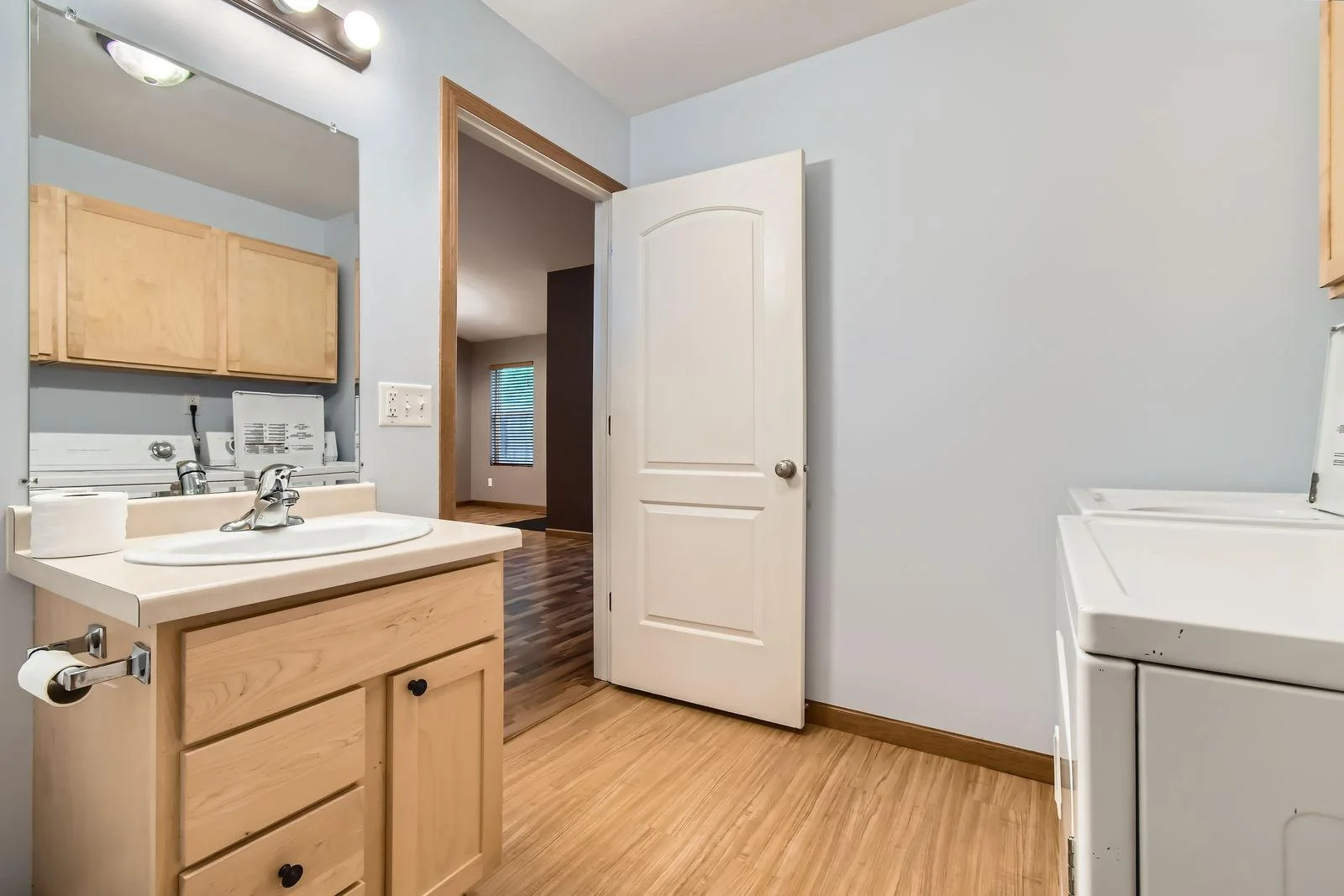 314 7th Street East - Web Quality - 027 - 28 Laundry Room.jpg