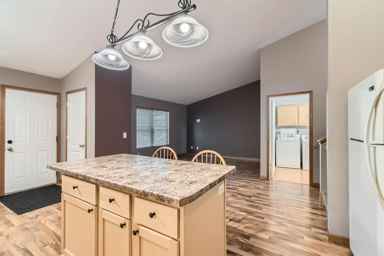 314 7th Street East - Web Quality - 012 - 11 Kitchen.jpg