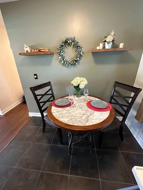 Dining Area.jpg