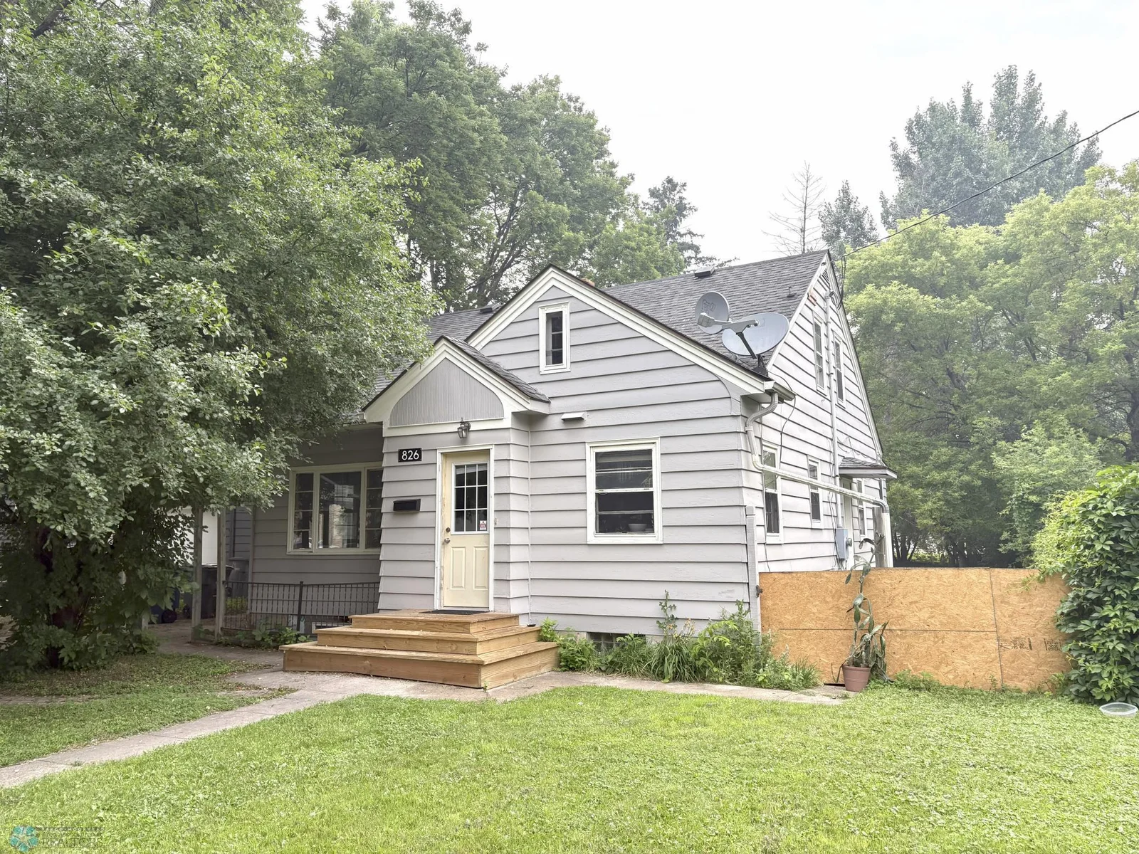 826 10th Avenue, Moorhead