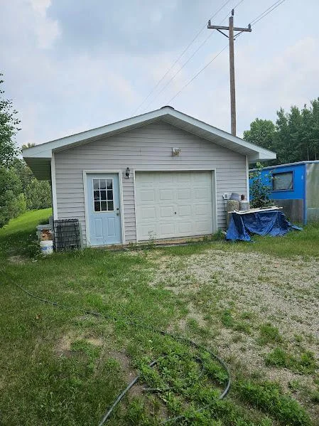 Garage/Workshop