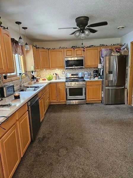 Kitchen w water view