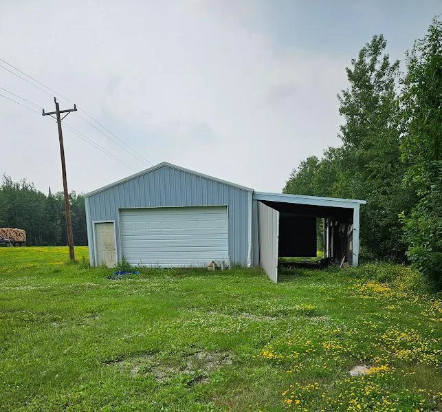 Pole shed with lean to