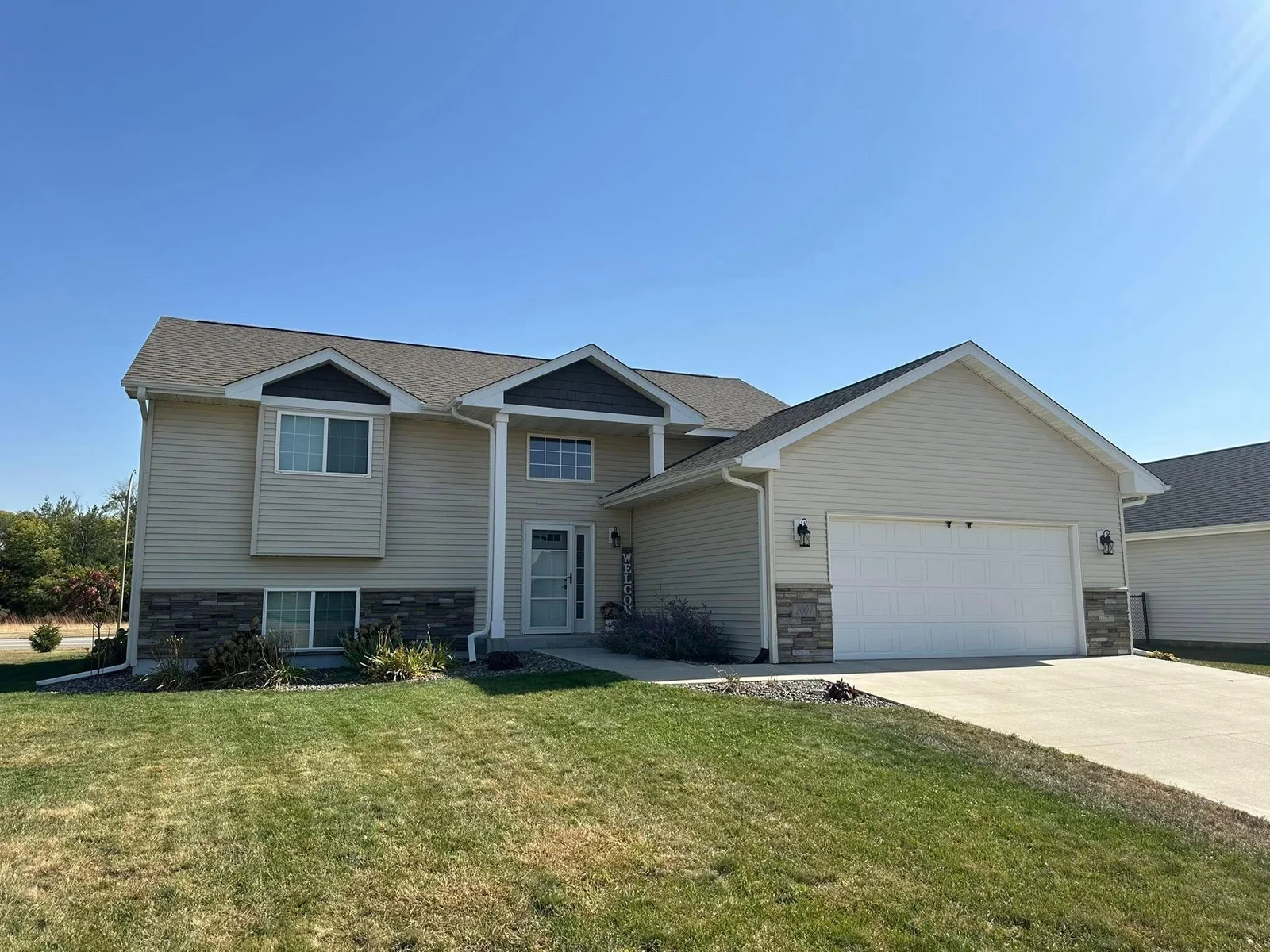 2007 Pratt Circle, Saint Peter