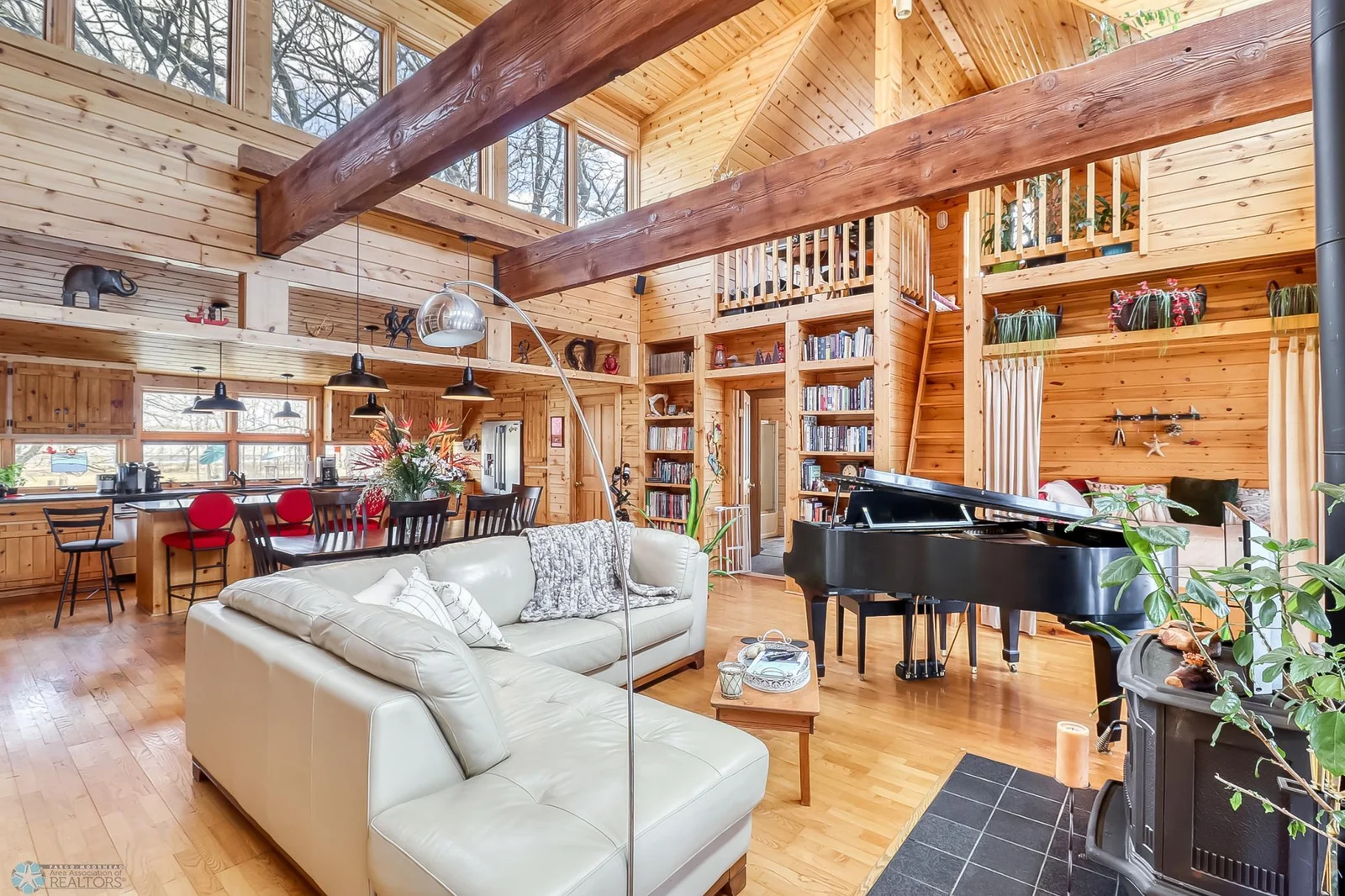 Living Area1_2.jpg