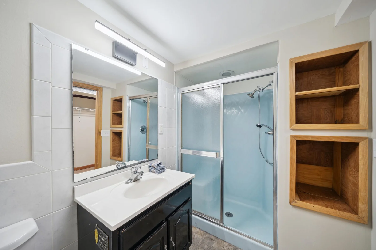 12. Lower level 3/4 bathroom