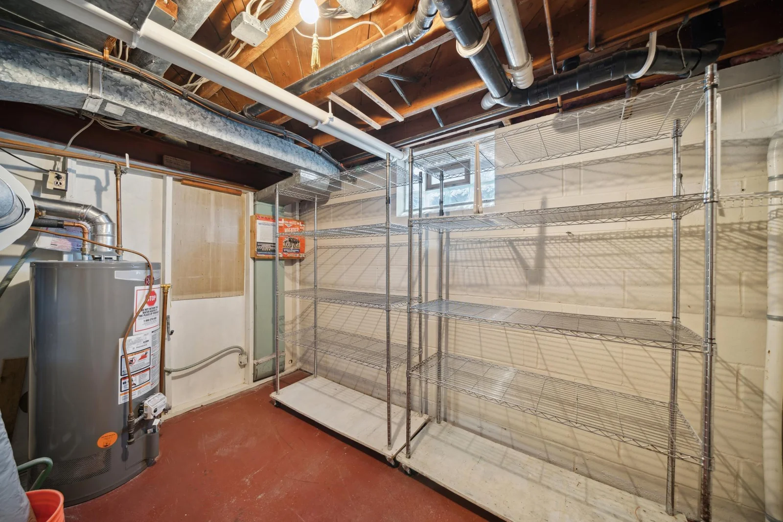17. Untility room with storage area