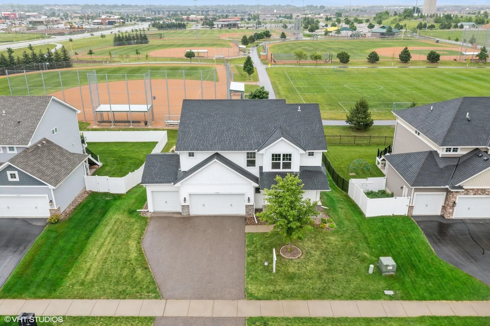 15742 Everglade Avenue, Apple Valley