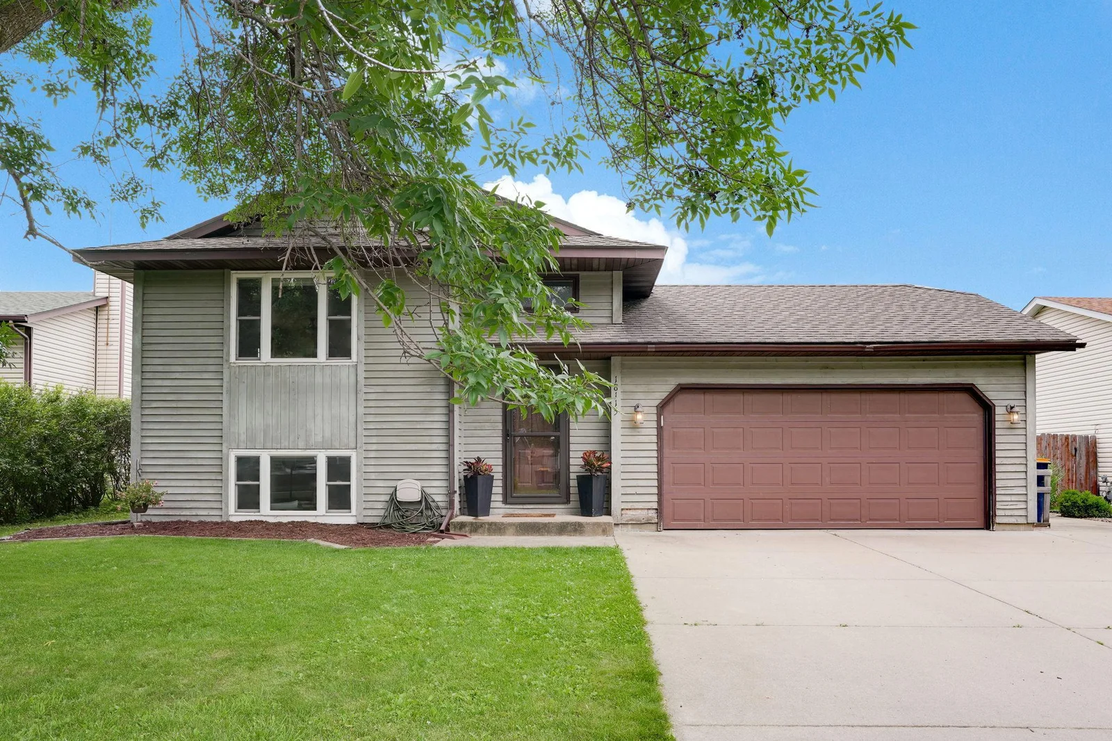 18115 Empire Trail, Farmington