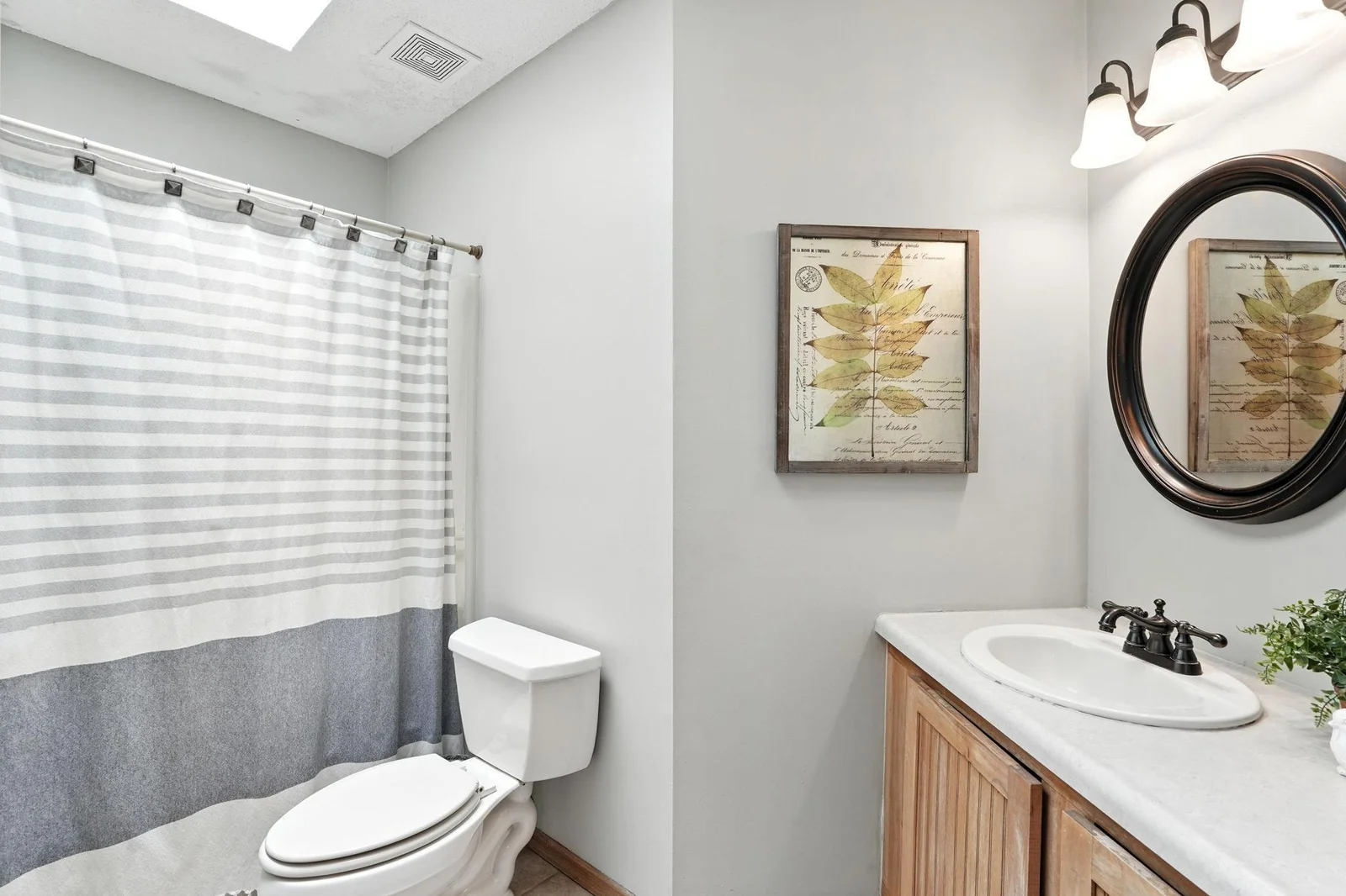 Main floor full bath
