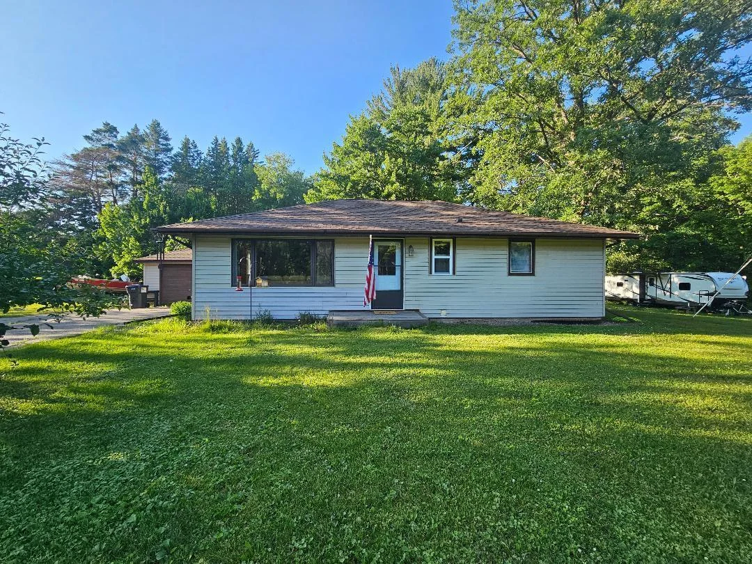 1174 County Road 440, Bovey
