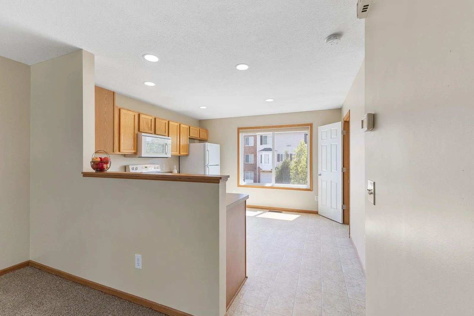 Open Main Level from Livingroom to Kitchen