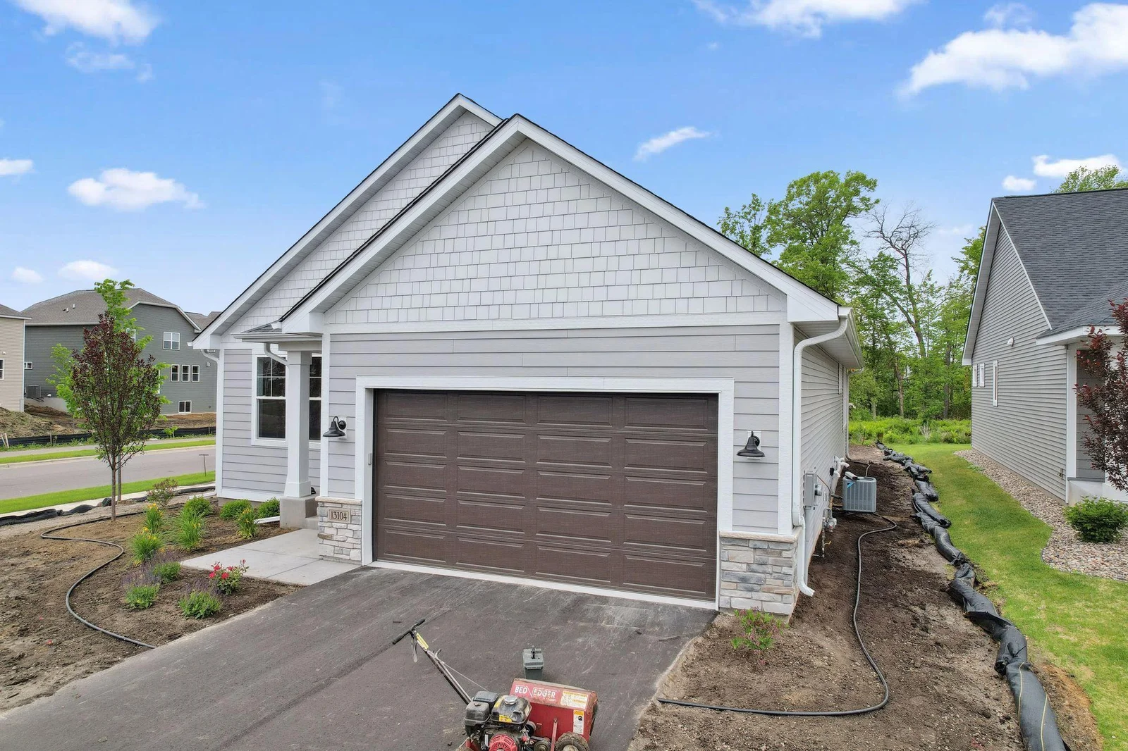 Elliot exterior