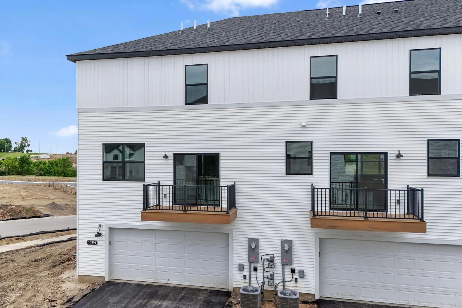 Garage entry, exterior photo