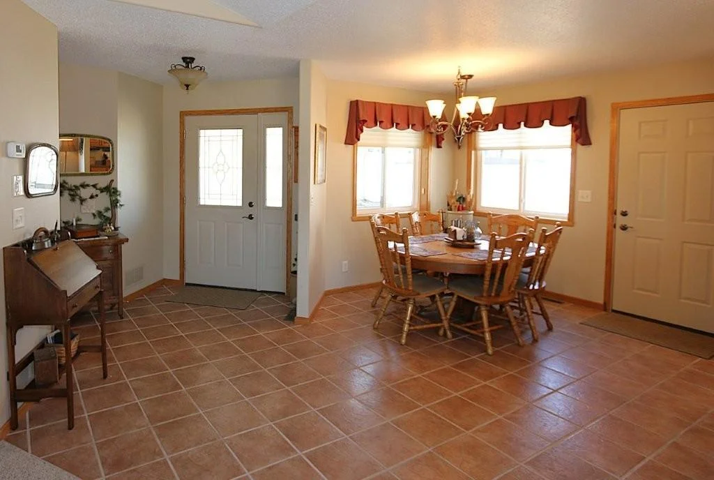 Breakfast nook.jpg