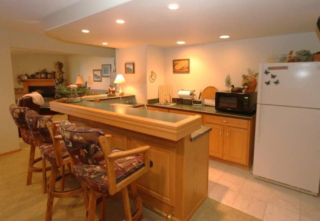 lower level wet bar.jpg