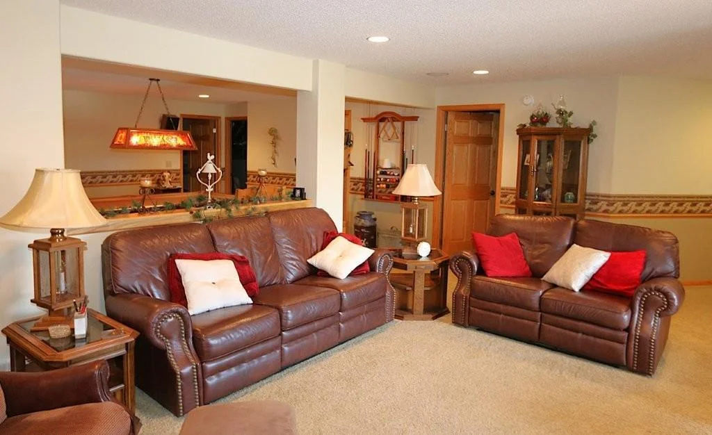 lower level Family room into pool table room.jpg
