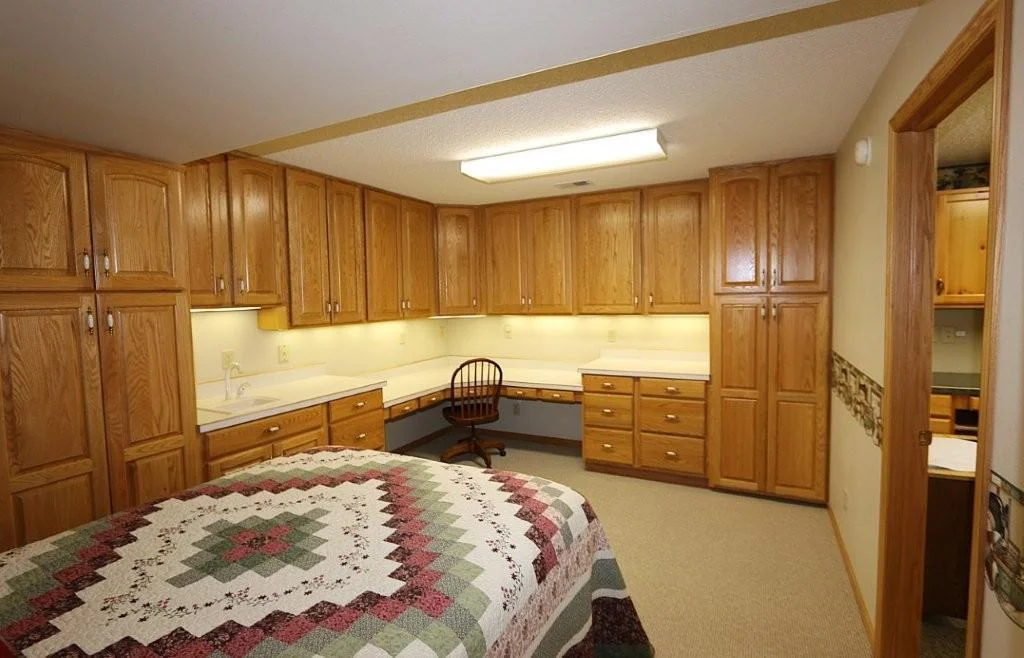 lower level extra bdrm.jpg