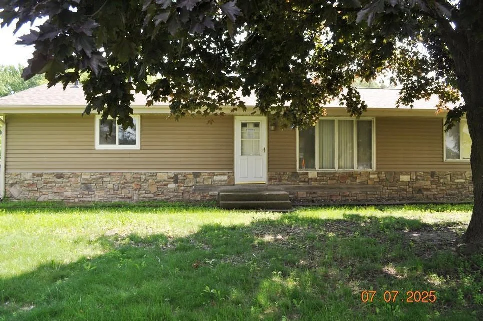 9500 Main Street, Elko New Market