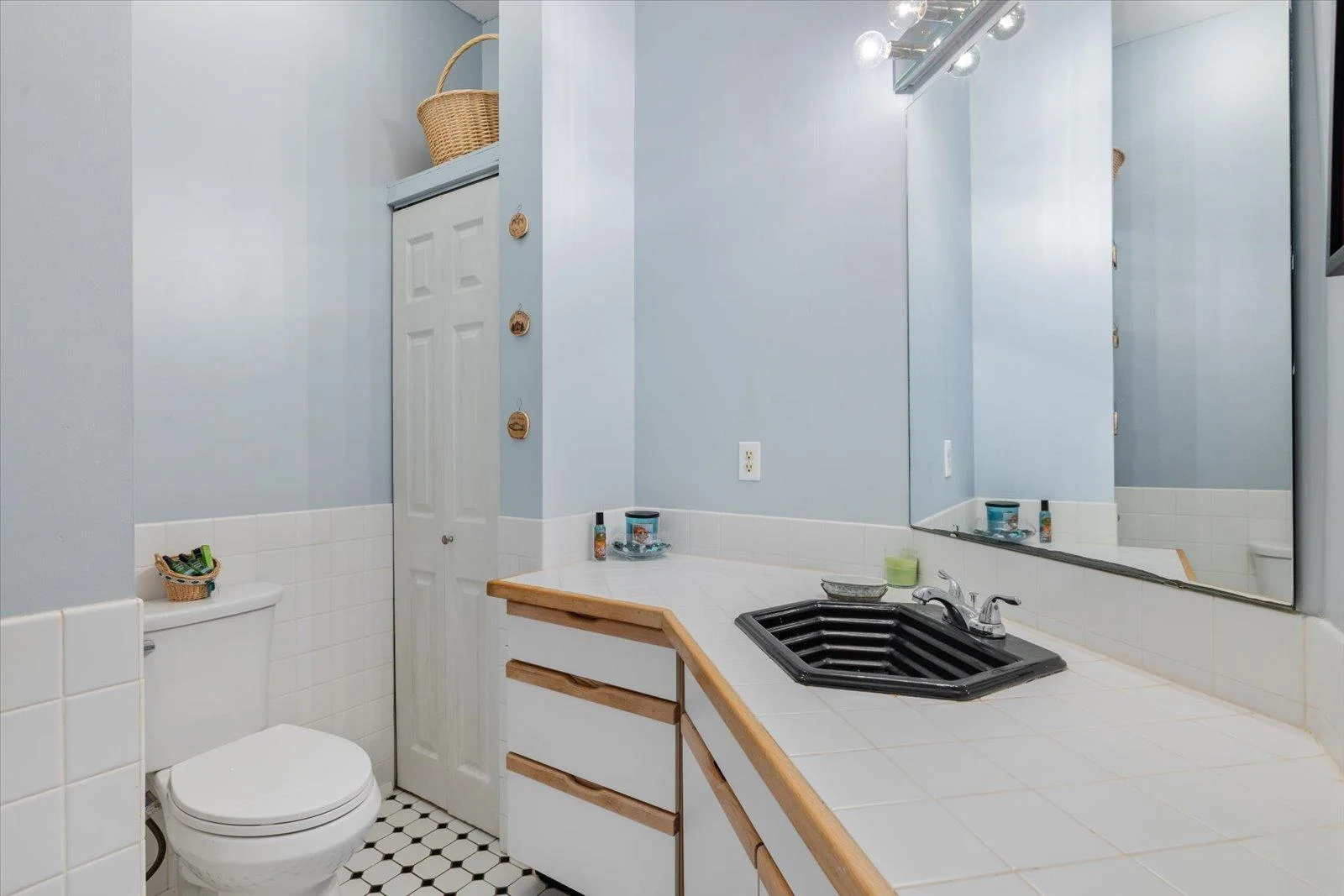 Main floor bath