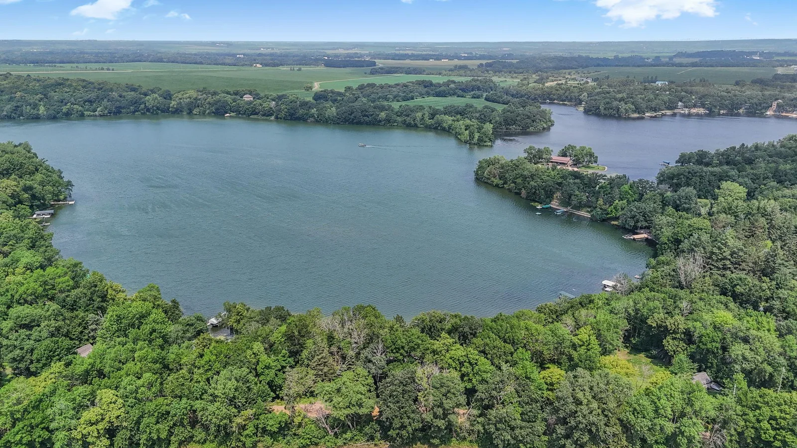 14 connected lakes for miles of lake fun!