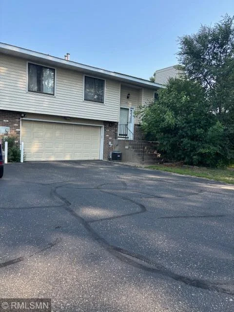 570 98th Avenue, Blaine