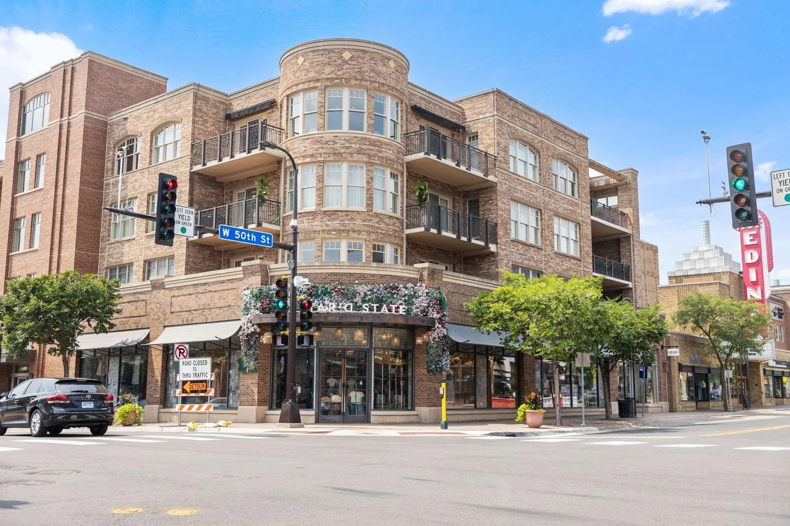 51st & France