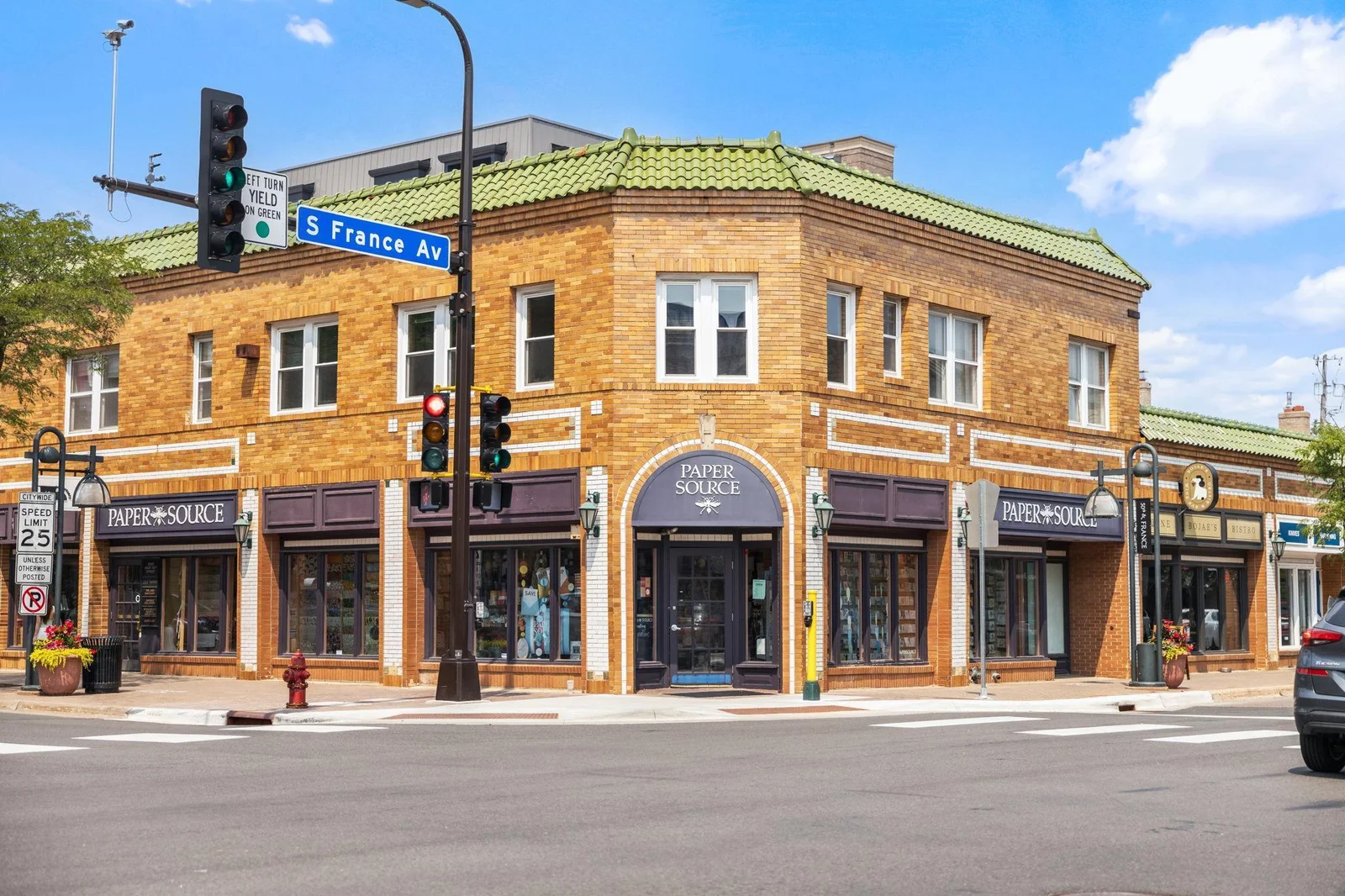 51st & France