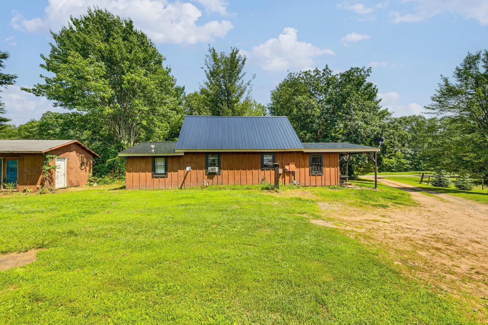House with ample sideyard for gathering