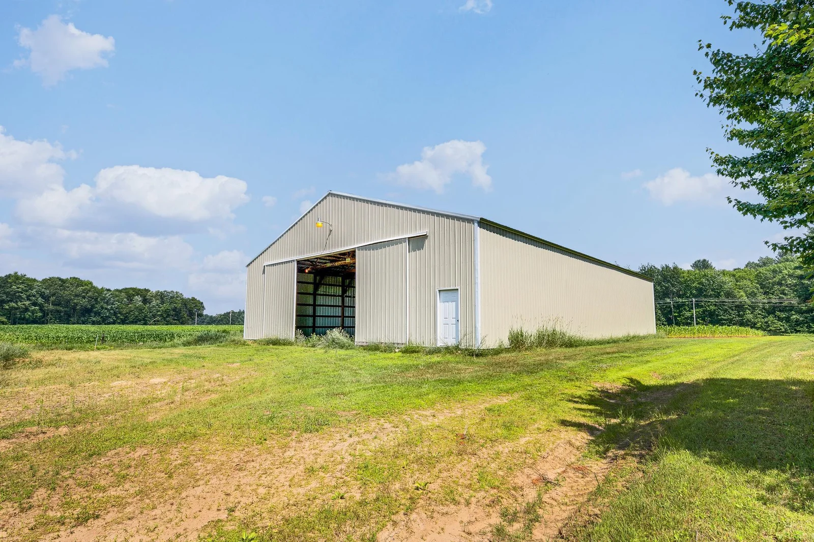 More photos of 55x80 Steel Pole Building, newer build with dirt floor