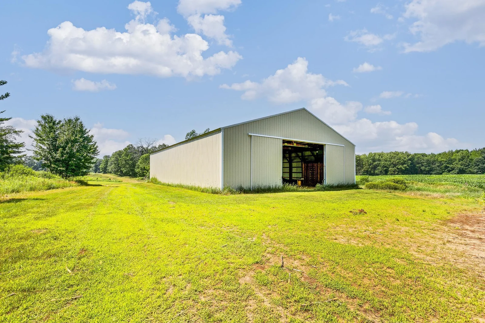 Awesome 55x80 Steel Pole Building, newer build with dirt floor