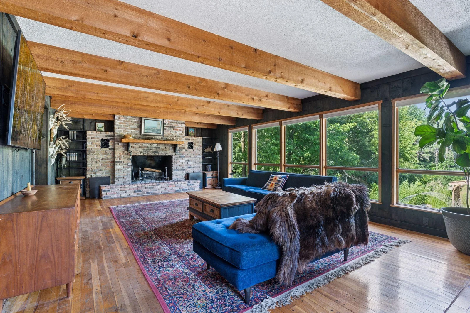 Look at the beams!