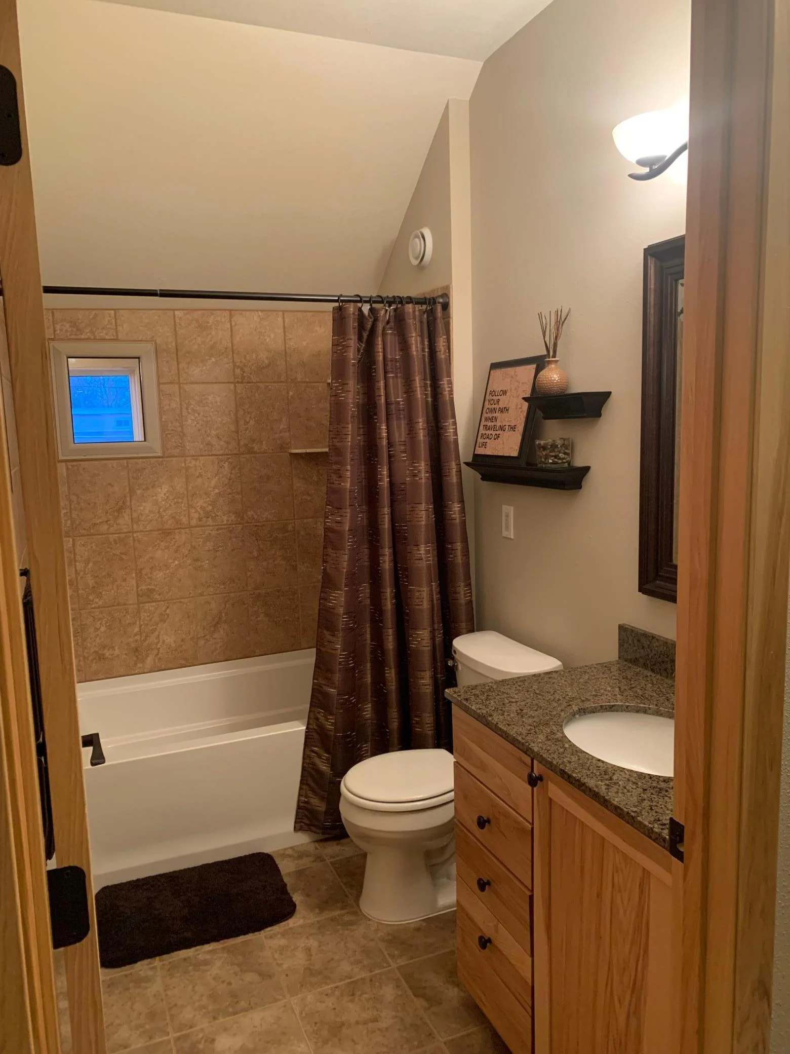 Upper Level Full Bath