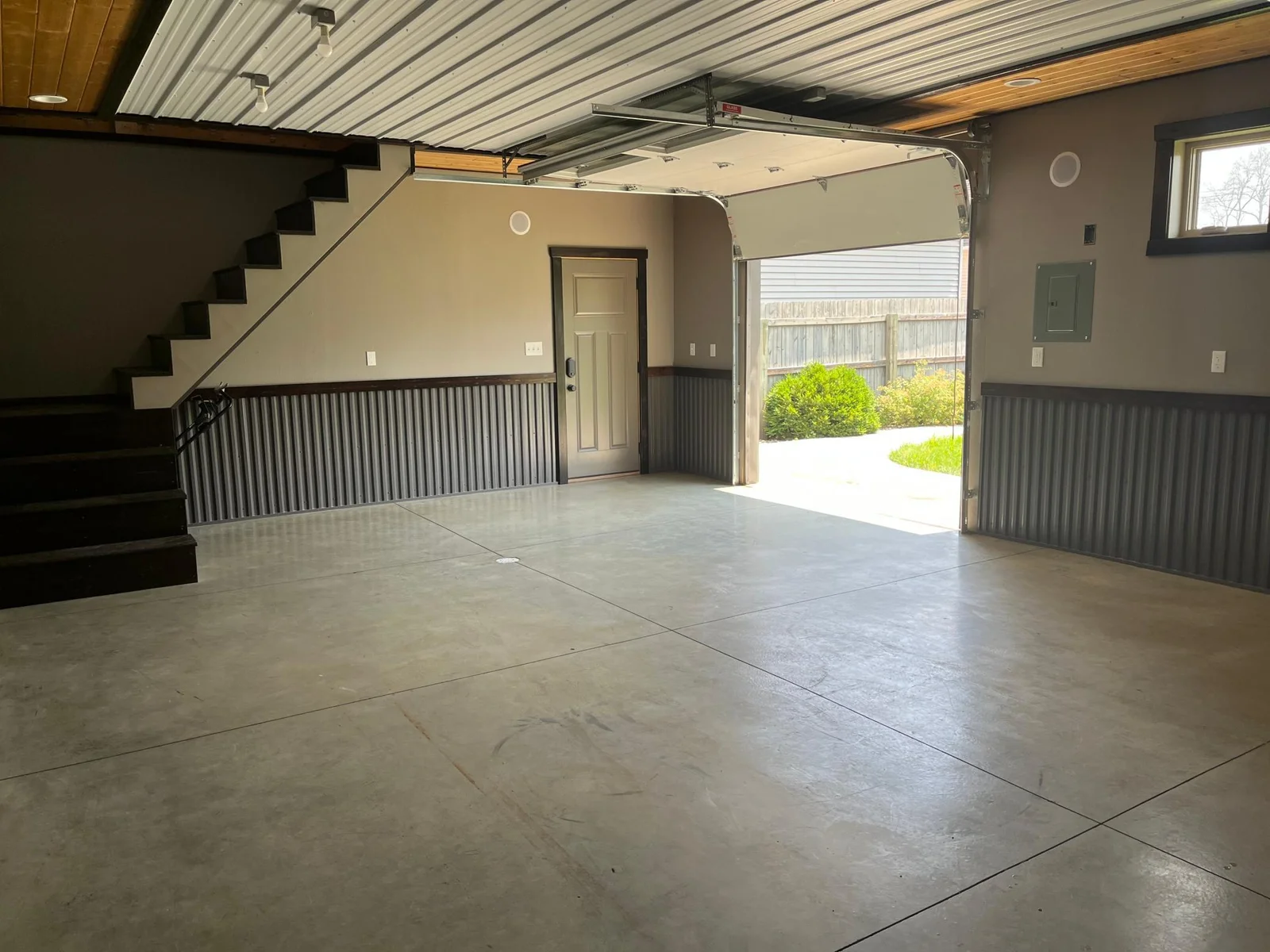 Detached Heated Shed Interior
