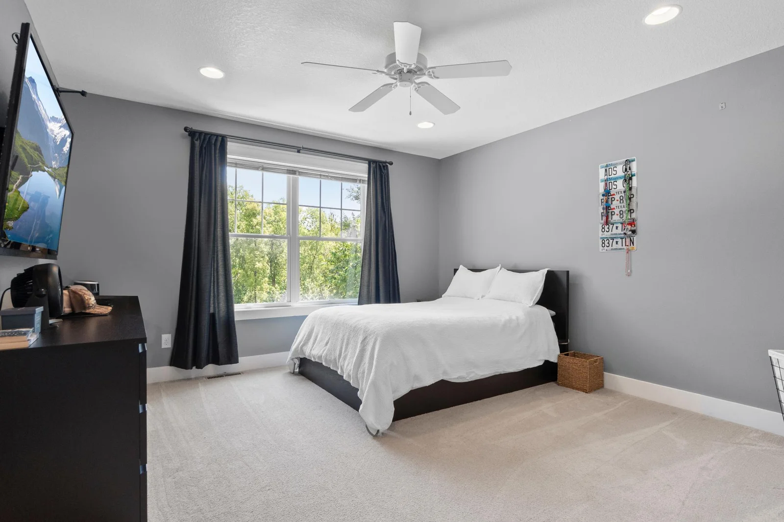 Bedroom 2.JPG