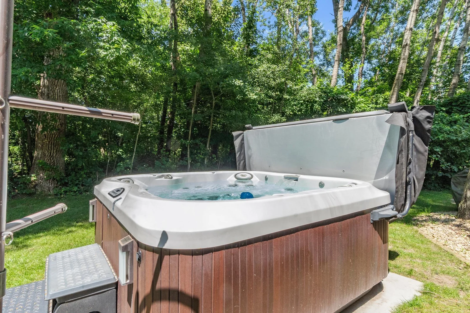 Hot Tub.JPG