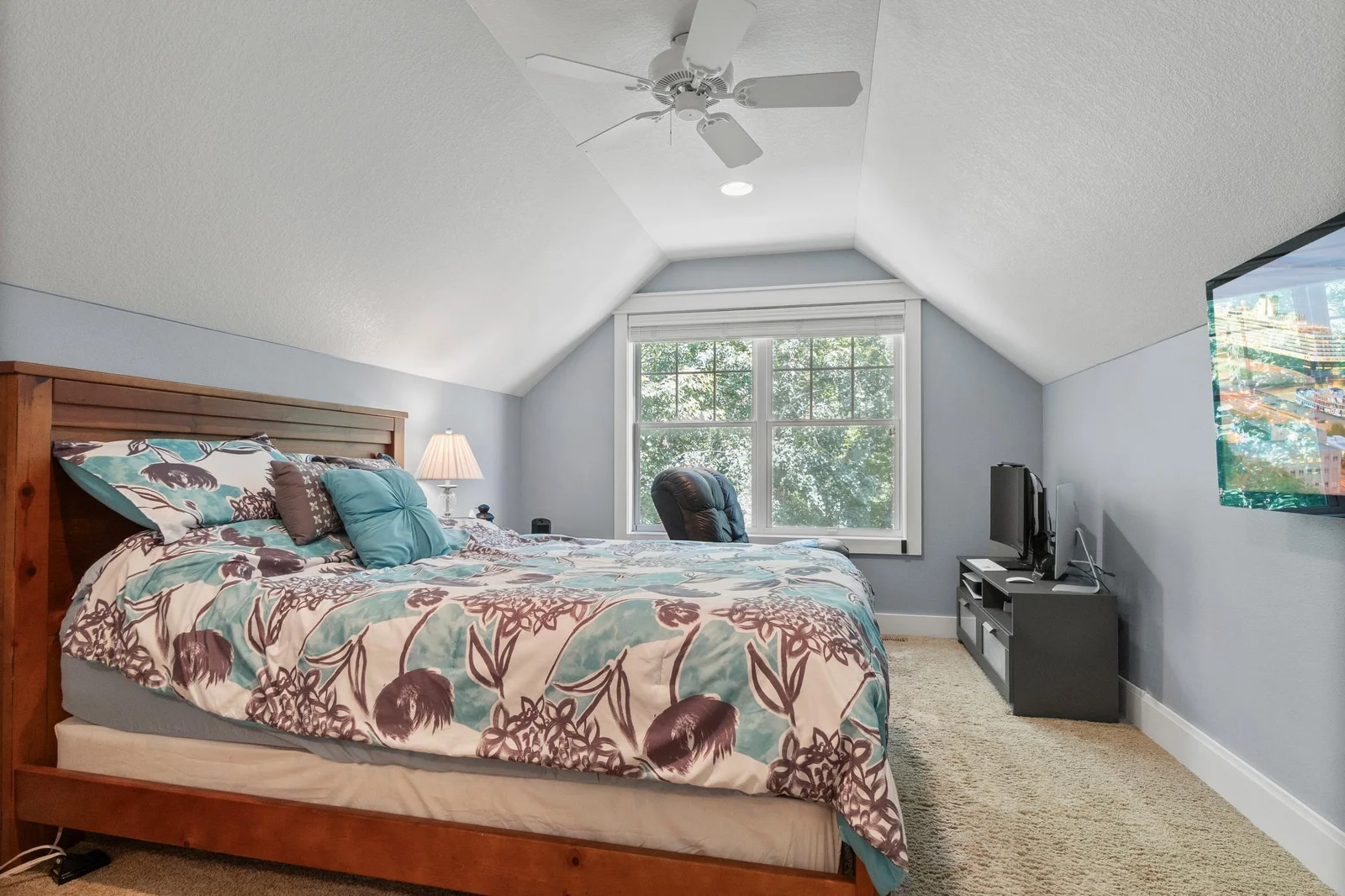 Bedroom 4.JPG