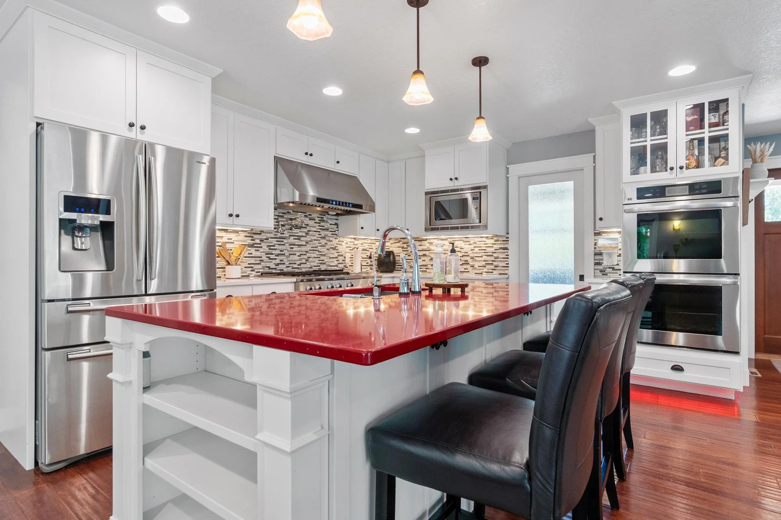 Kitchen 2.JPG