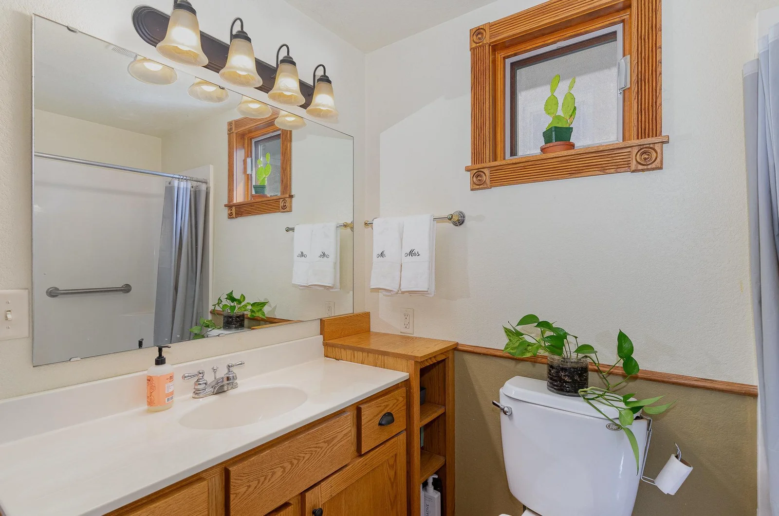 Attached 3/4 Bathroom
