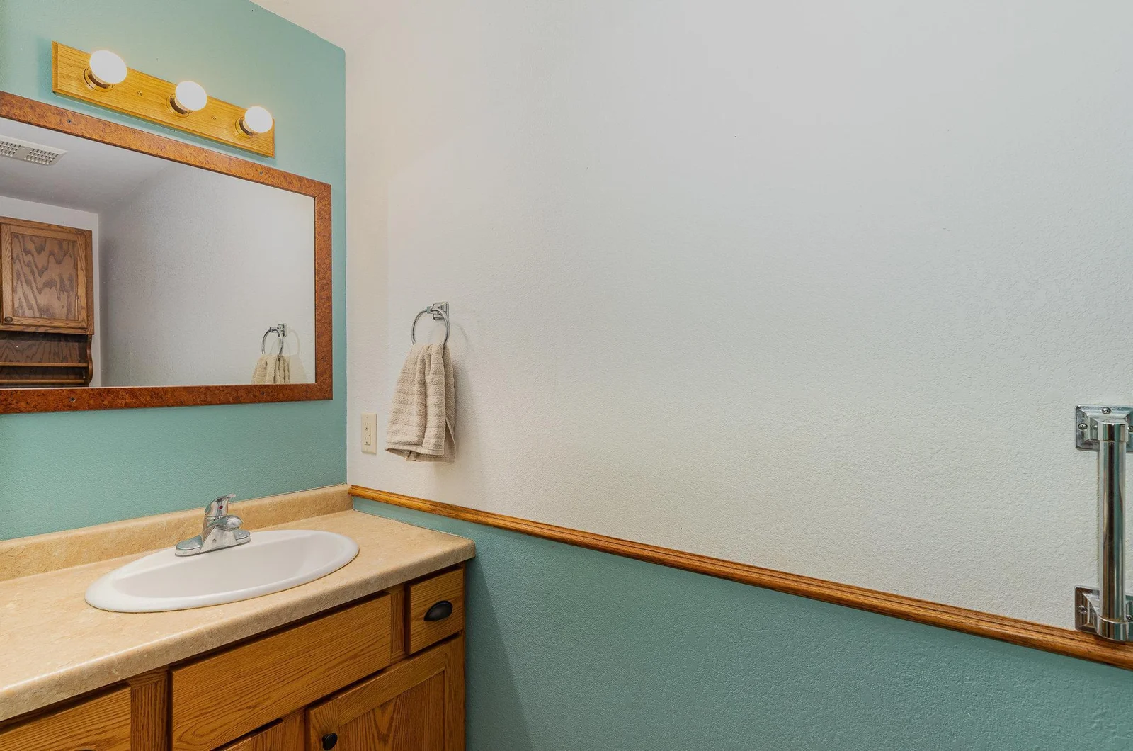 1/2 Bathroom